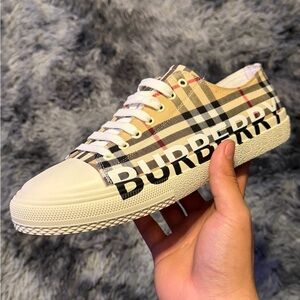 Burberry Sneakers